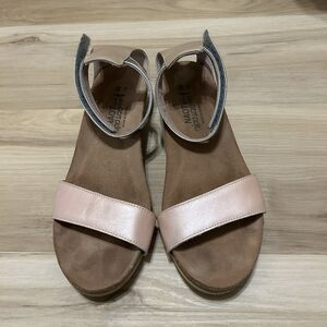 Naot Pixie Wedge Leather Cork Ankle Strap Sandals Women 39 US 8-8.5 Pink Comfort